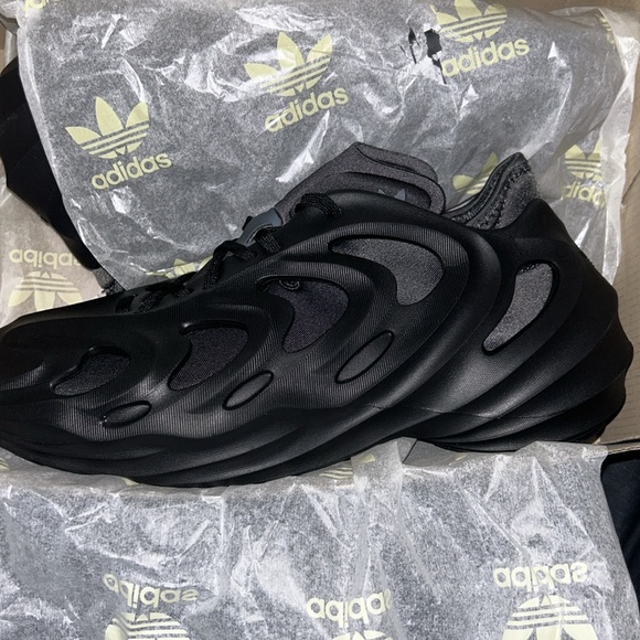 Adidas - Picture 3 of 5